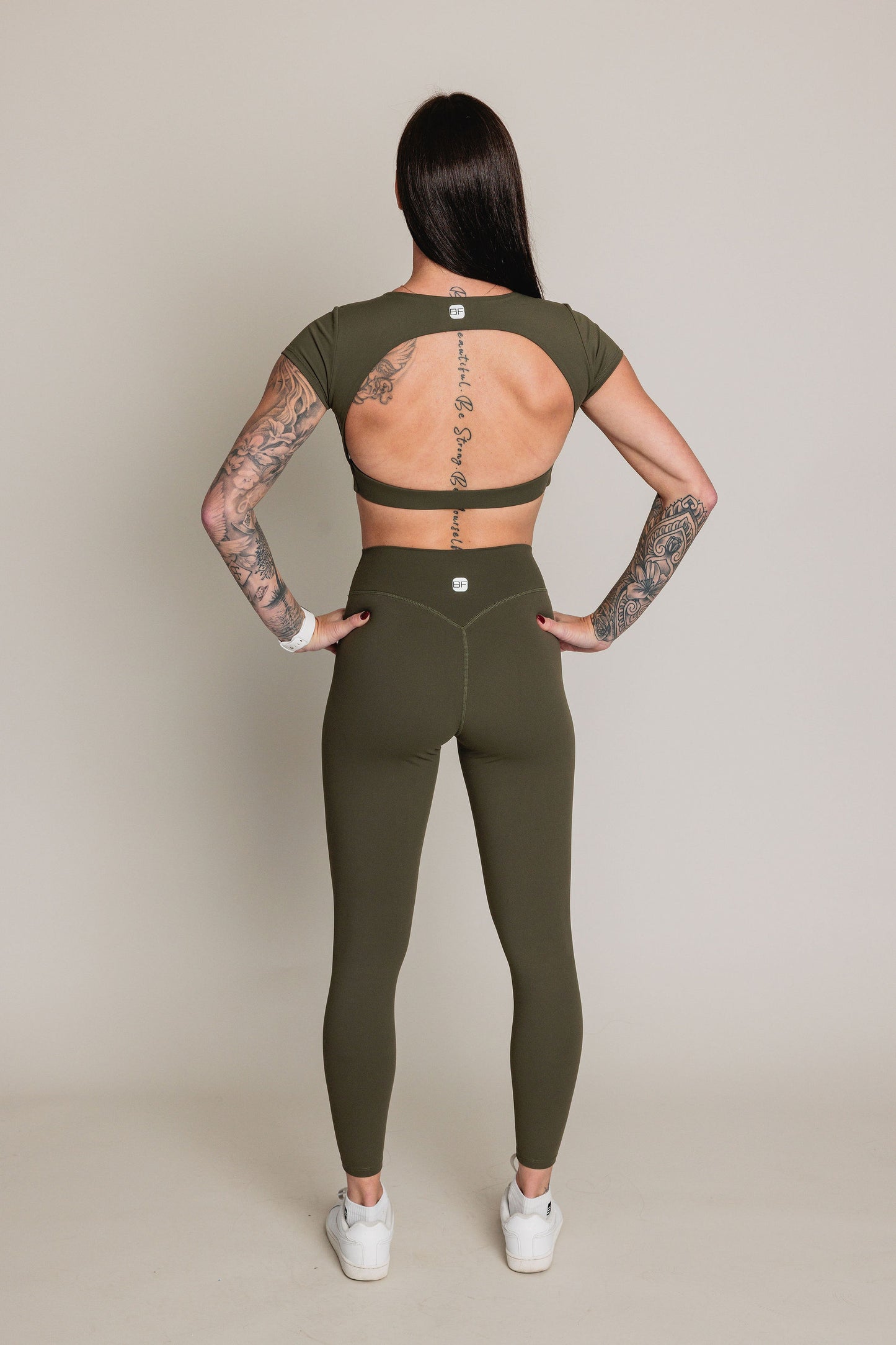 Top court d'entraînement EQUILIBRE - Vert Olive